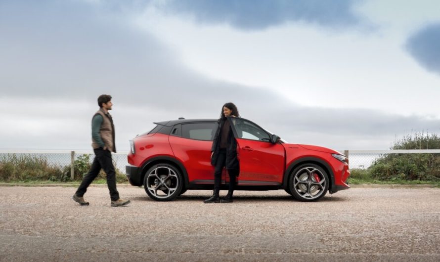 Alfa Romeo має намір потягатися з Tinder за допомогою Junior Elettrica, але чи здатні ви винайти влучніший метод?