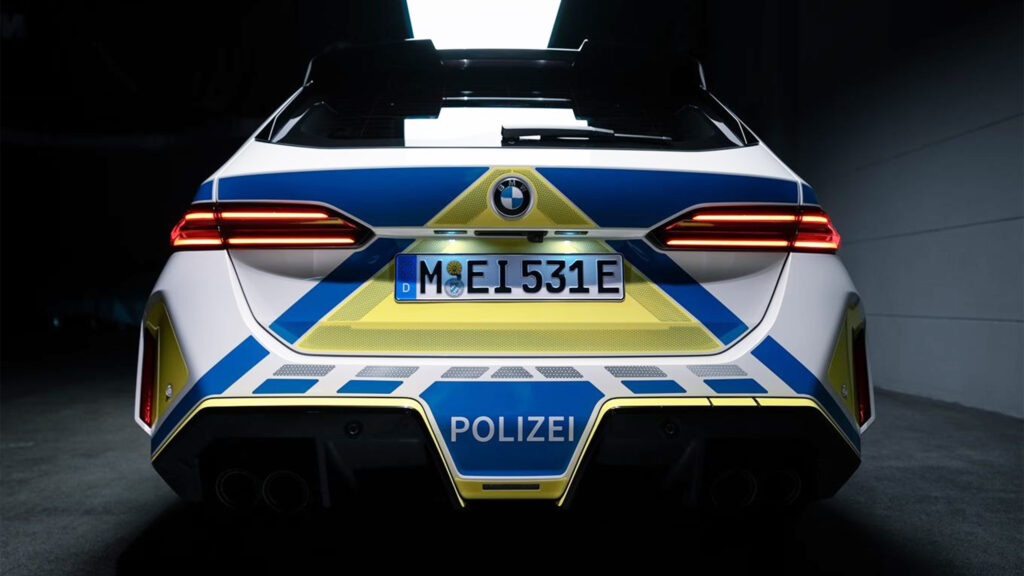 BMW M5 Touring поліцейський автомобіль