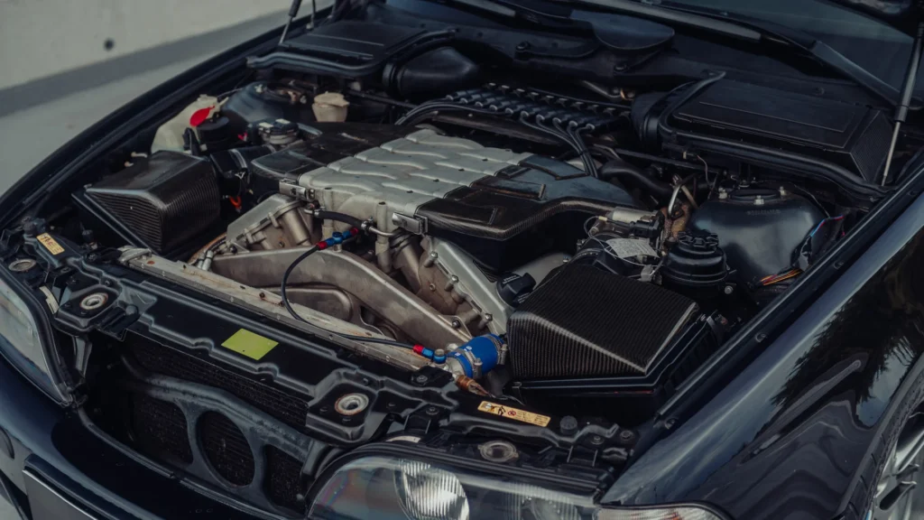Цей BMW M5 допоміг Volkswagen створити секретний W10