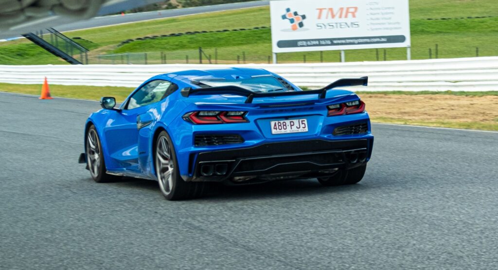 Chevrolet Corvette на треку