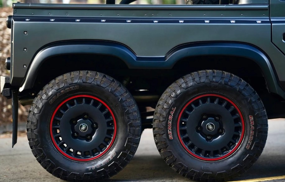 Land Rover Defender