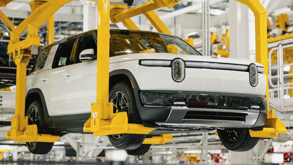 Виробництво Rivian R2