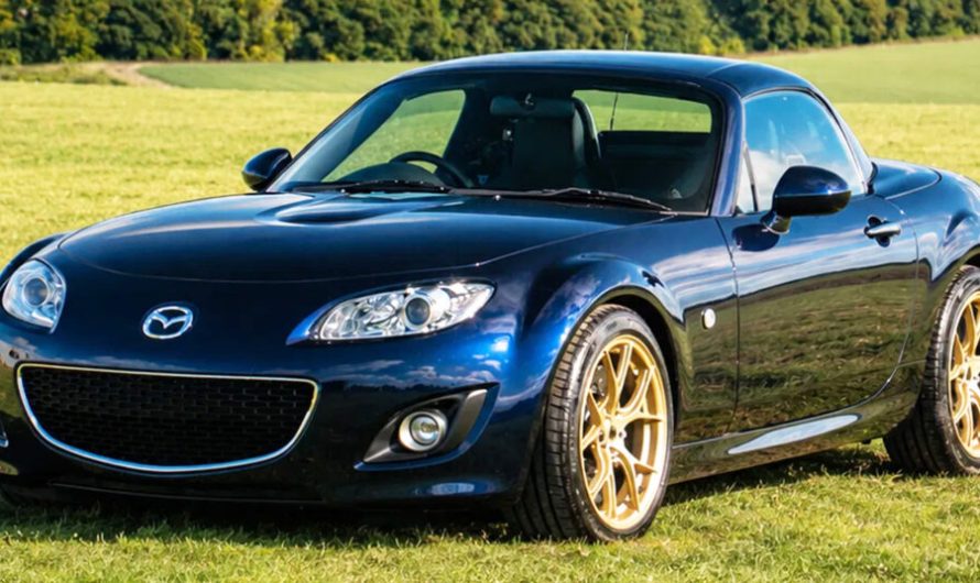 На перший погляд, це звичайнісінька Mazda MX-5, проте насправді вона оснащена Ford V6