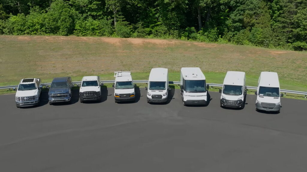 Великі вантажівки та фургони погано уникають зіткнень, каже IIHS