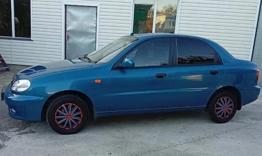 Лише 7820 км: капсулу часу ЗАЗ Lanos 2012 продають у Києві за цікаву ціну (фото)